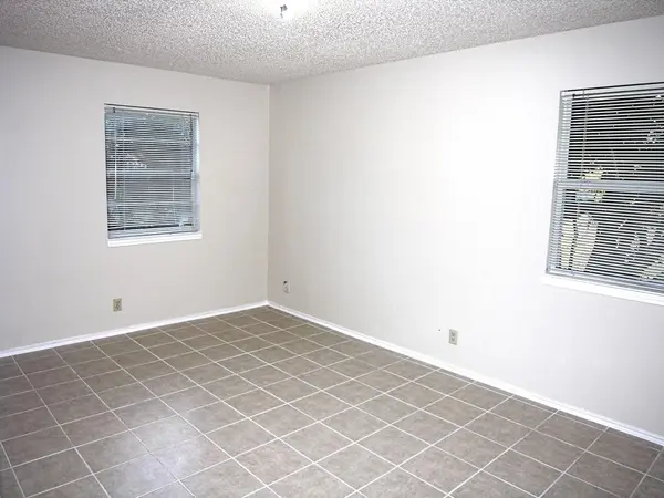 21513 Coyote TRL #B rt, Lago Vista, TX 78645