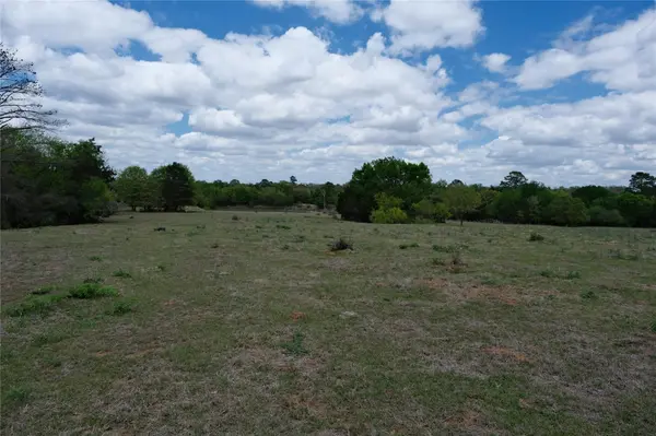 446 Herron TRL, Mcdade, TX 78650