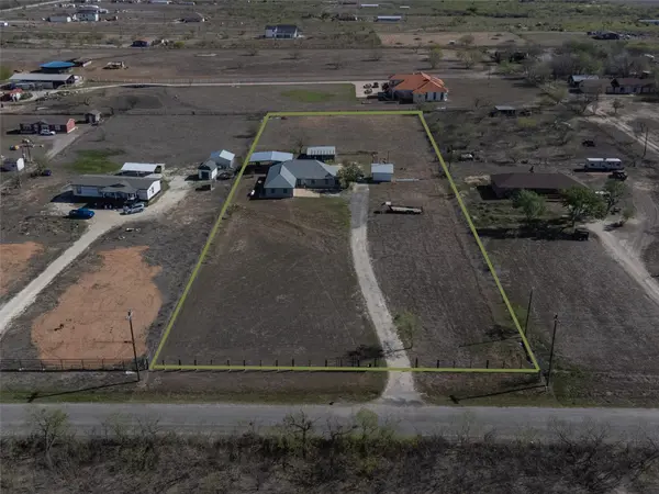 2412 Williamson RD, Lockhart, TX 78644