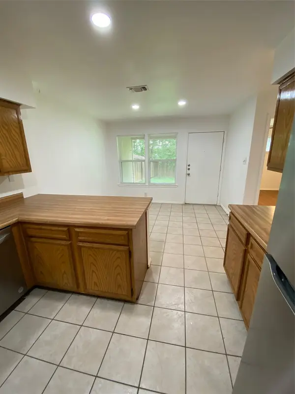 1304-B Conway DR, San Marcos, TX 78666