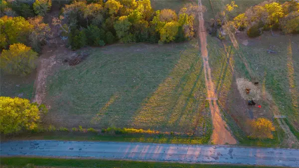 1700 County Road 216, Giddings, TX 78942