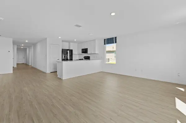 13216 Eastland DR, Mustang Ridge, TX 78610