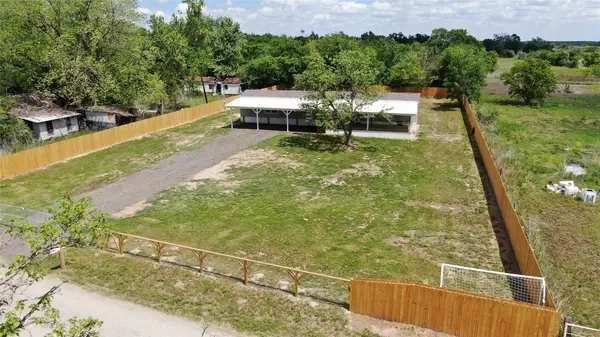 335 County Road 352, Gause, TX 77857