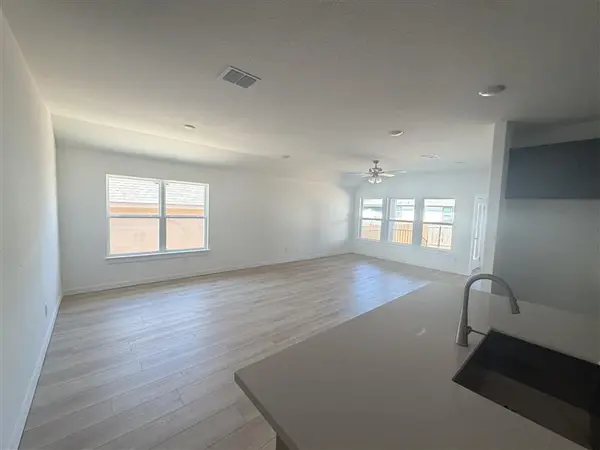 225 Seattle Slew DR, Jarrell, TX 76537