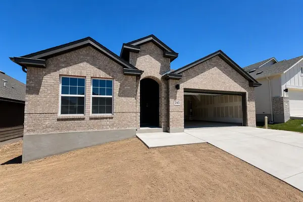 225 Seattle Slew DR,  Jarrell,  TX 76537