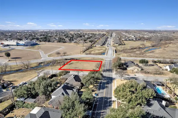 3949 Pinehurst DR, Taylor, TX 76574
