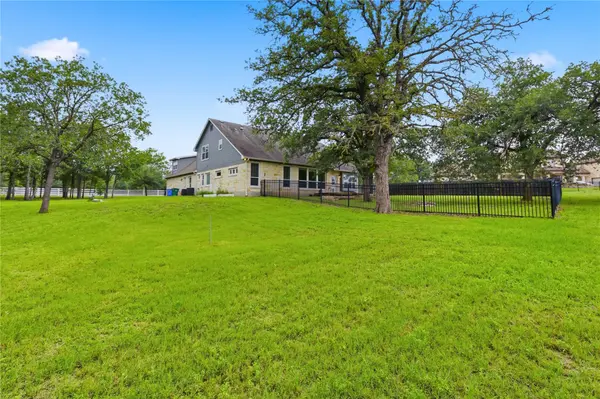 169 Old 71, Cedar Creek, TX 78612