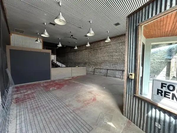 111 N Main ST, Taylor, TX 76574