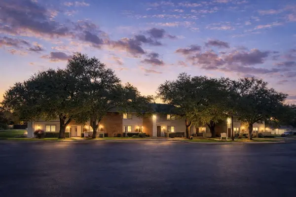 300 Childress DR SW, Rockdale, TX 76567