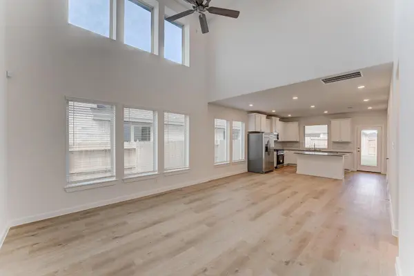 140 Bloomington LOOP, Hutto, TX 78634