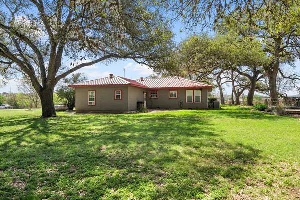312 Gerald DR, Blanco, TX 78606