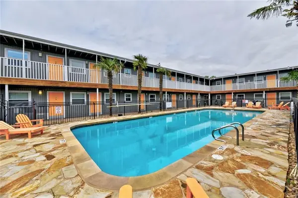 2401 Manor RD #102, Austin, TX 78722