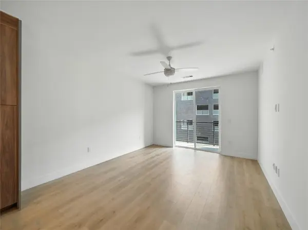 1701 Simond Ave #302, Austin, TX 78723