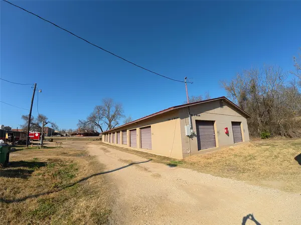 101 & 309 S Main ST #A,  Elgin,  TX 78621