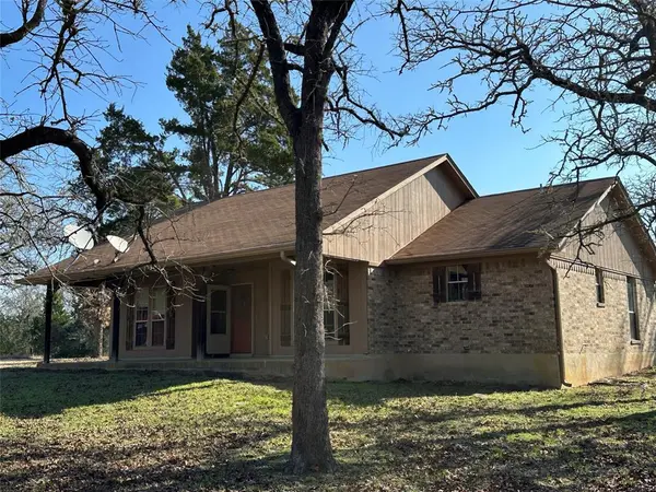 1047 Private Road 3022, Elgin, TX 78621