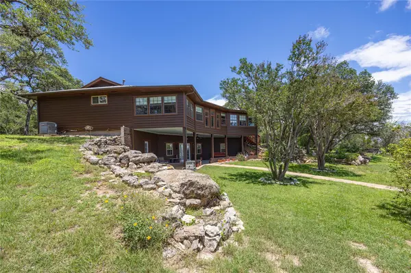 1645 Agarita DR, Fischer, TX 78623