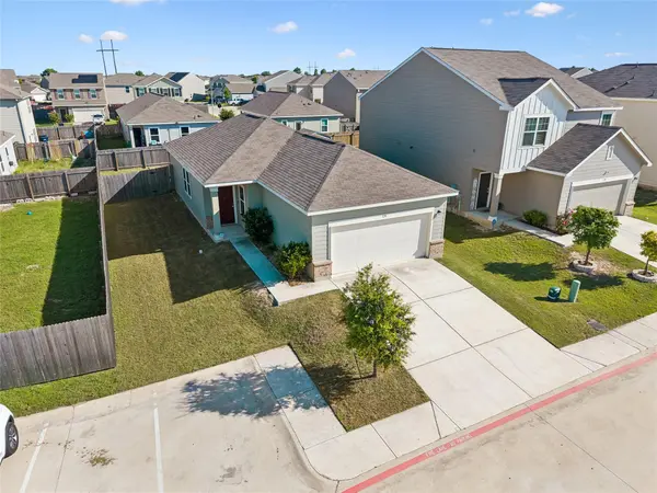 124 Peony LN, Jarrell, TX 76537