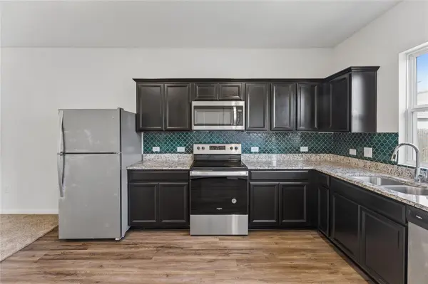 124 Peony LN, Jarrell, TX 76537