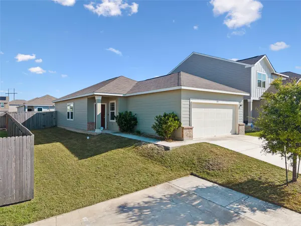 124 Peony LN, Jarrell, TX 76537