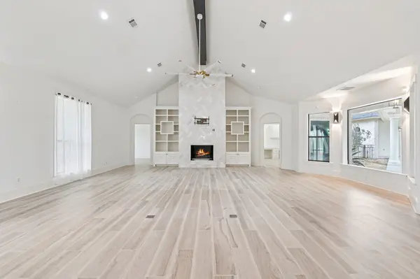 125 Carriage CT, Bastrop, TX 78602