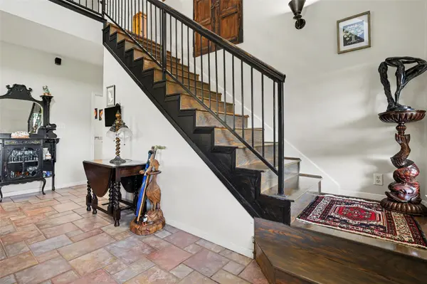 9859 Hodge Canyon DR, Salado, TX 76571