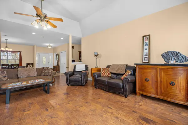 75 County Road 129, Taylor, TX 76574