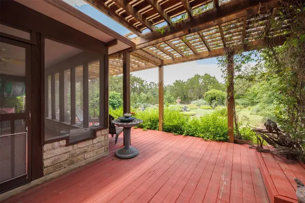 35 Brookmeadow DR, Wimberley, TX 78676