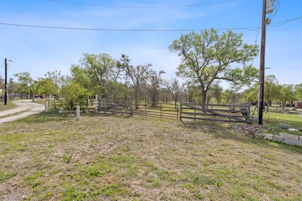 115 Pena CT, Del Valle, TX 78617