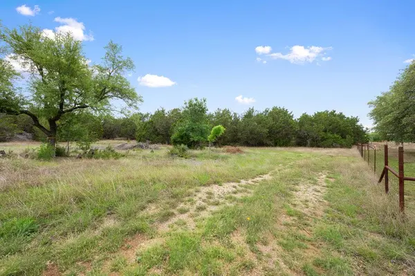 429 Red Oak, Liberty Hill, TX 78642