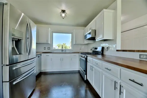 152 Round Up DR, Liberty Hill, TX 78642