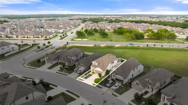 113 Dycus BND, Liberty Hill, TX 78642