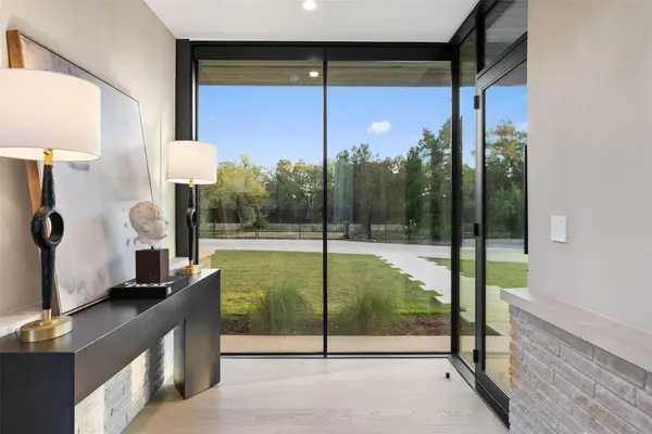 1604 Barclay DR, Austin, TX 78746