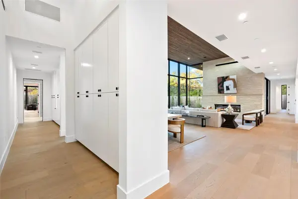 1604 Barclay DR, Austin, TX 78746