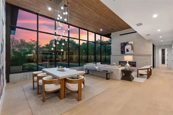 1604 Barclay DR, Austin, TX 78746