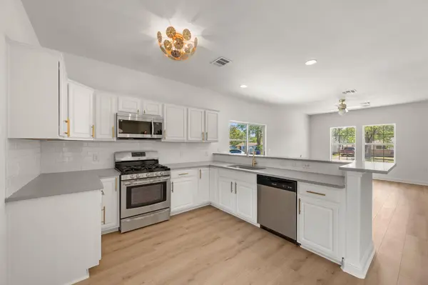 5408 Downs DR, Austin, TX 78721