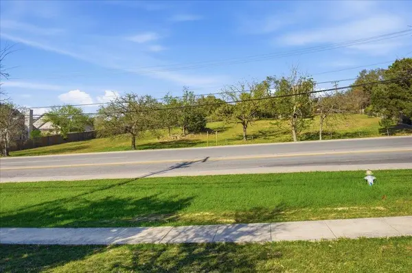 1526 RR 12 CIR, San Marcos, TX 78666