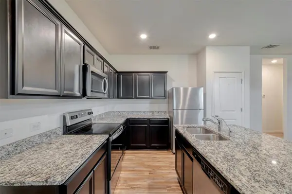 129 Athena WAY, Jarrell, TX 76537