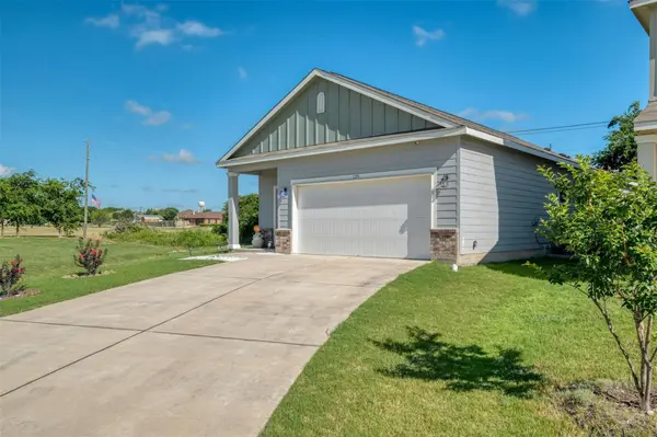 129 Athena WAY, Jarrell, TX 76537