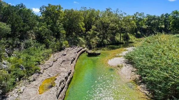 440 Chimney Valley RD, Blanco, TX 78606