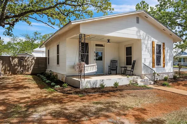 510 N Orange ST, Fredericksburg, TX 78624
