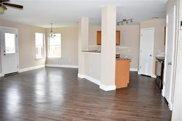 804 Lavaca LOOP, Elgin, TX 78621