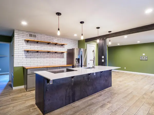 2302 East Side DR #28, Austin, TX 78704