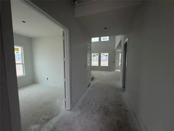 121 Clancy DR, Liberty Hill, TX 78642