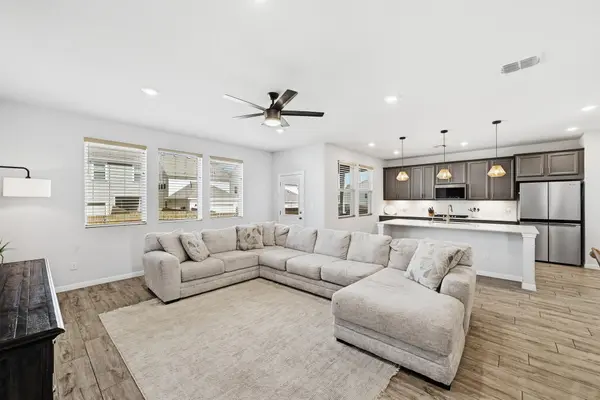 2033 Winston WAY, Leander, TX 78641