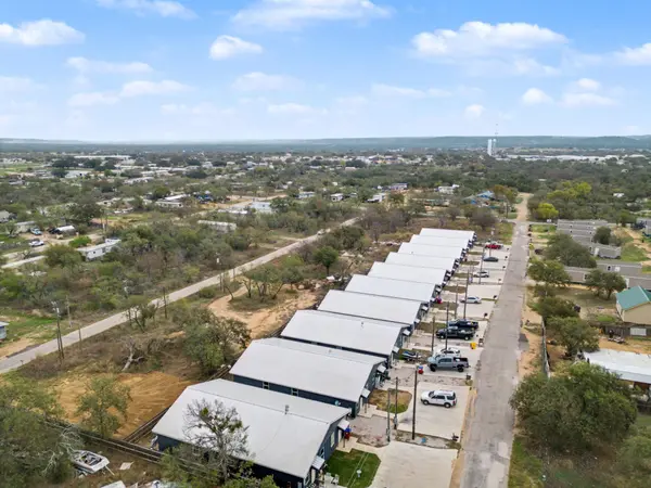 870 Waco ST, Kingsland, TX 78639