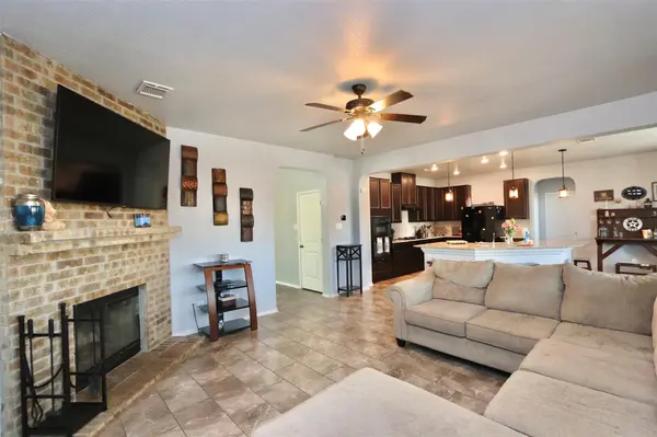 1712 Uhland DR, Leander, TX 78641