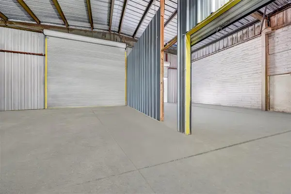 307 E Alamo ST, Brenham, TX 77833