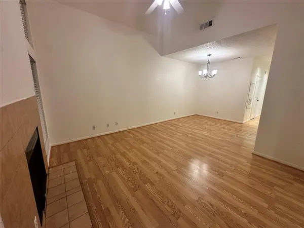 1906 Robbins PL #308, Austin, TX 78705