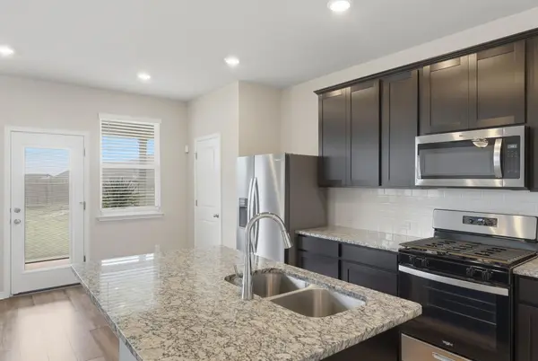 136 Morning Dawn LN, Georgetown, TX 78628