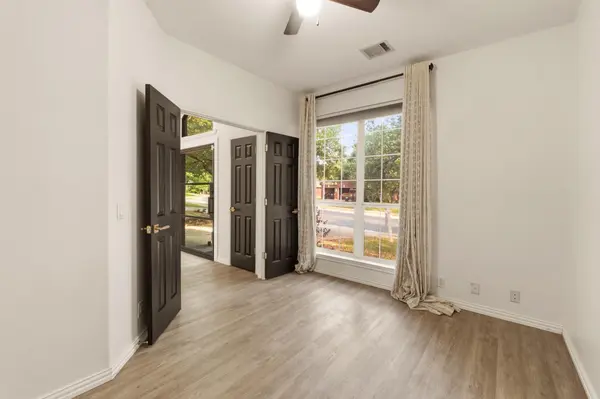 2315 Arnie LN, Round Rock, TX 78664